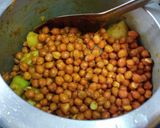 मसालेदार लौकी चना की सब्जी (lauki Chana ki sabji in Hindi) रेसिपी चरण 2 फोटो