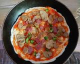 Foto langkah ke 5 dari resep Pizza rumahan.