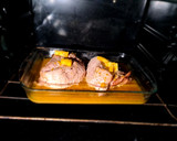 Foto del paso 5 de la receta: Pierna de cerdo a la naranja con aderezo de champiñón con piña