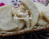 A picture of step 5 of Hyderabadi Chand Biscuits or Crescent Moon Cookies.