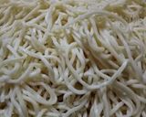 Gambar langkah 6 resipi Mi Kuning Homemade.