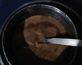 A picture of step 2 of Chocolate biscuits cake.