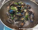Foto del passaggio 4 della ricetta Vellutata di zucca e patate con frutti di mare