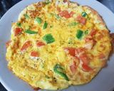 A picture of step 3 of My Nice Omelette for Lunch today. 😁.
