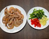 Foto langkah ke 1 dari resep Shrimp with Maggi Sauce.