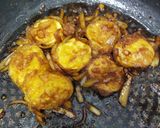 Foto langkah ke 3 dari resep Fried Egg Tofu With Teriyaki Sauce.
