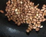 A picture of step 2 of Makhana & Nuts Chiwda.