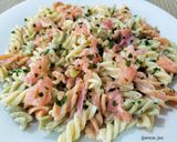 Foto del paso 5 de la receta: Fusilli tricolor con salmón y crema de queso de cabra al eneldo