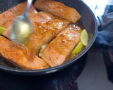 Foto del paso 7 de la receta: Salmón con soja, miel y limón