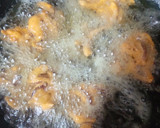 A picture of step 2 of Onion Pakode.