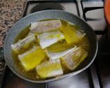 Foto del paso 1 de la receta: Bacalao al pilpil con gambas y calamares