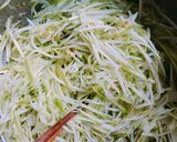 Hình bước làm 1 của món Gỏi xoài tai heo