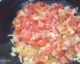 A picture of step 1 of Fried chicken kothu parotta.