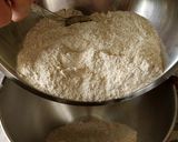 Foto del passaggio 4 della ricetta Sbriciolata integrale con noci e confettura di fichi