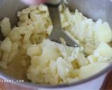A picture of step 2 of Pan fried chicken with mashed potatoes and Gravy.
