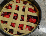 Foto del paso 7 de la receta: Tarta de cerezas y fresas (Cherry pie)