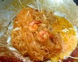 A picture of step 4 of Pad Thai Shrimp Wrapped in Egg.