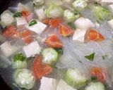Foto langkah ke 3 dari resep Sup Oyong Tahu.
