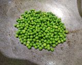 A picture of step 9 of Methi Matar Malai.