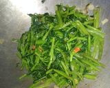 Foto langkah ke 4 dari resep Tumis kangkung saus Tiram.