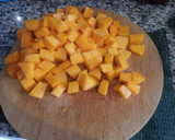 Foto del paso 4 de la receta: Colas de rape con salsa de calabaza y pasas