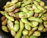 A picture of step 6 of [Delicious] Grilled Edamame.