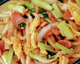 A picture of step 2 of Stir-Fried Udon with Frozen Sanuki Udon Noodles.