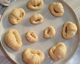 Foto del paso 9 de la receta: Medialunas de manteca 🥐🧈