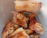 Foto del paso 2 de la receta: Alubias blancas con patita de cordero asada
