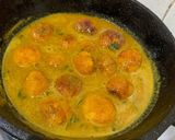 A picture of step 6 of Chhena tarakari (Paneer dumplings curry).
