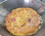 Foto langkah ke 3 dari resep Telur Dadar Karambia ala Padang.