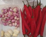 Foto langkah ke 1 dari resep 10. Bumbu dasar merah.