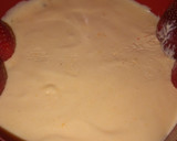 Foto del paso 3 de la receta: Torta helada !!!🍨🍨🍓🍓
