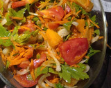 Foto del paso 2 de la receta: Ensalada multicolor para acompañar hamburguesas caseras