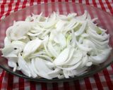 Foto del paso 3 de la receta: Bacalao con cebolla y moscatel al horno