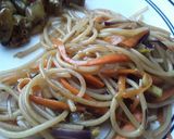Foto del paso 9 de la receta: Fideos fritos con berenjenas doradas en salsa de naranja