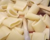 A picture of step 3 of Paccheri con gamberi al pomodoro.