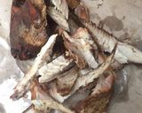 Foto langkah ke 1 dari resep Kotokan tongkol asap.