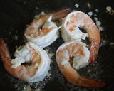 รูปขั้นตอนการทำที่ 3 ของ กุ้งทอดกระทะร้อน