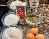 Foto del paso 1 de la receta: Pastel esponjoso de coco y caramelo, sin gluten