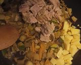 Foto del paso 3 de la receta: Pastel de polenta relleno de atún y vegetales