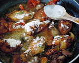 Foto del paso 3 de la receta: Alitas de pollo con piquillos