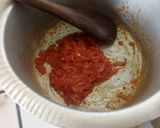 A picture of step 4 of Kienyeji kuku curry.