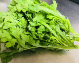 A picture of step 5 of Crispy Chrysanthemum Tempura.
