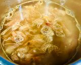 Hình bước làm 2 của món Canh rau chùm ngây nấu tôm 🌿🦐