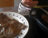 Foto del paso 5 de la receta: Escalopines de ternera en salsa de cebolla