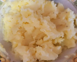 Foto del paso 7 de la receta: Pechuga de pollo especiada con timbal de puré de patata