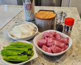 Foto del paso 1 de la receta: Solomillo de cerdo encebollados con pimiento italiano