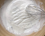 Foto del paso 2 de la receta: Tarta de yogur de stracciatella