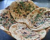 गव्हाच्या पिठाची तंदुरी रोटी (Gavhyachya pithachi tandoori roti recipe in marathi) रेसिपी स्टेप 6 फोटो 